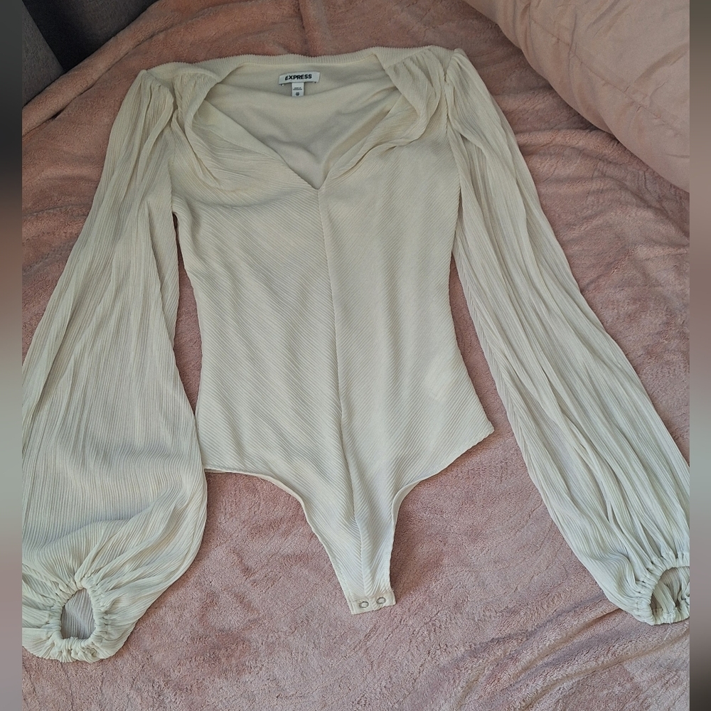 Express Cream Long Sleeve Bodysuit